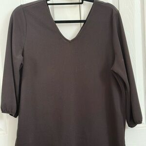 Chicos black size 2 (Large) 3/4 sleeve bow back v neck ladies top size 2